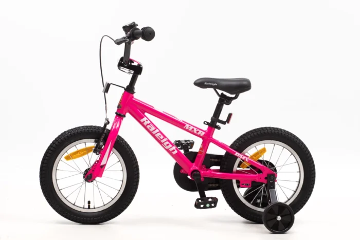אופני ילדים BMX MXR 14 אינץ' Raleigh בצבע כחול – שלדת אלומיניום קלה, גלגלי עזר לביטחון, בלם רגל אחורי ובלם V קדמי, מתאים לגילאי 3–5 בתל אביב – אופני שחף