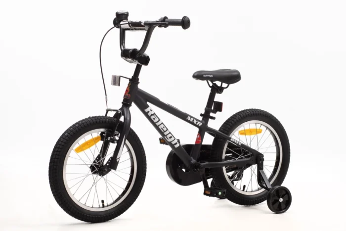 אופני BMX Raleigh MXR 16 אינץ׳ לילדים – שלדת אלומיניום קלה, גלגלי עזר, בלם V קדמי ומעצור רגל אחורי