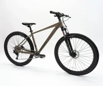 אופני הרים זנב קשיח DiamondBack Summit 29r – שלדת אלומיניום, גלגלי 29 אינץ'