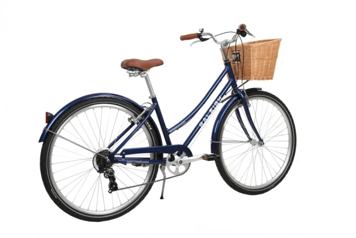 אופני עיר Raleigh SHERWOOD 700C – שלדת אלומיניום, Shimano 7 הילוכים, גלגלי 700×45C Kenda, בלמי V Rilex – אופני שחף תל אביב