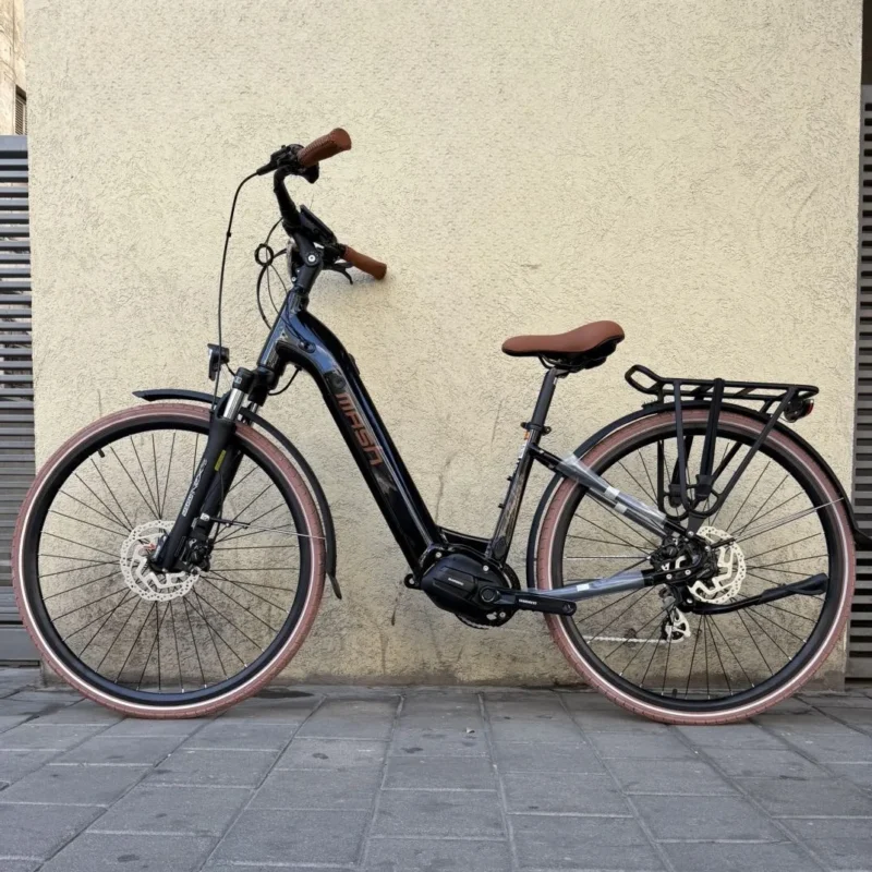 אופני עיר חשמליים Raleigh Mash עם מנוע Shimano וסוללה 504Wh