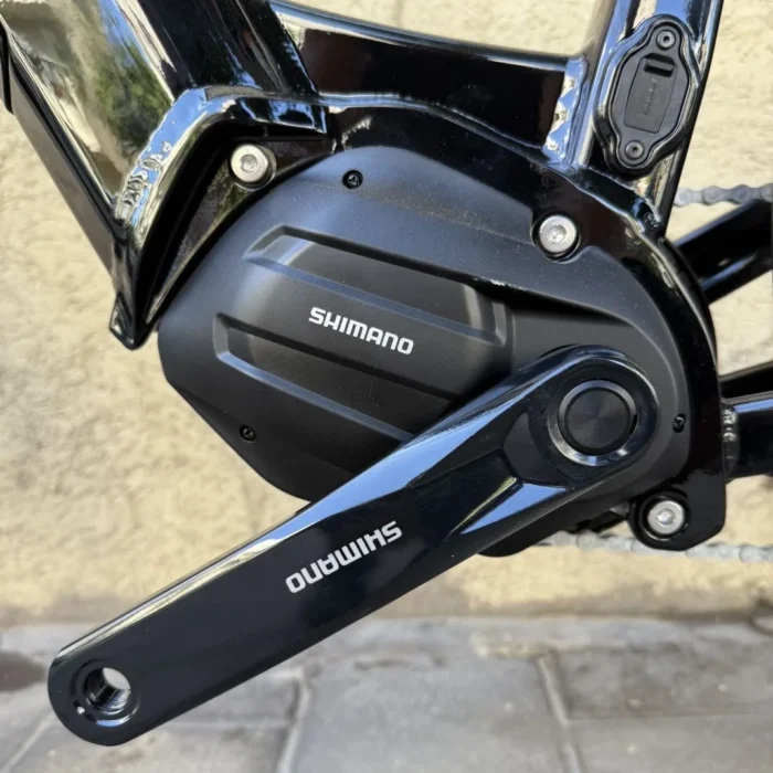 אופני עיר חשמליים Raleigh Mash עם מנוע Shimano וסוללה 504Wh
